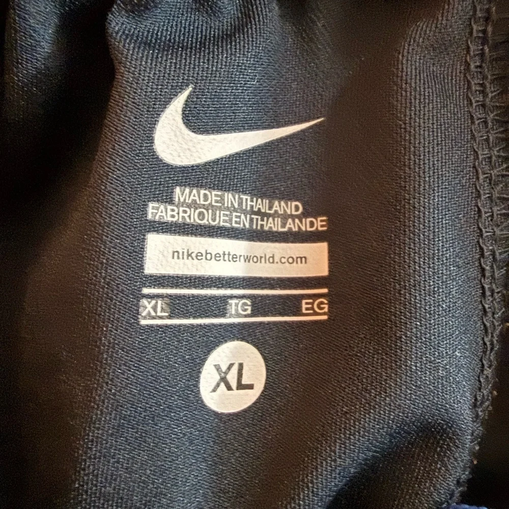 Nike Men's Dark Blue Joggers with Stripe Accents - Picture 8 of 9